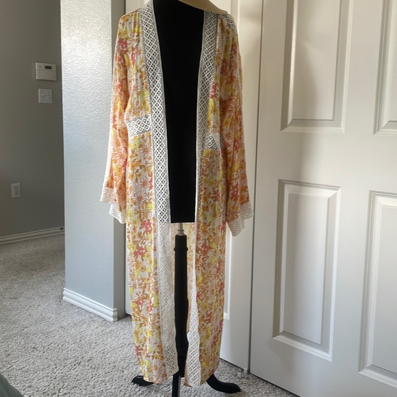Idyllwind Other - NWOT Idyllwind Fueled by Miranda Lambert Yellow Floral & Lace Duster Kimono